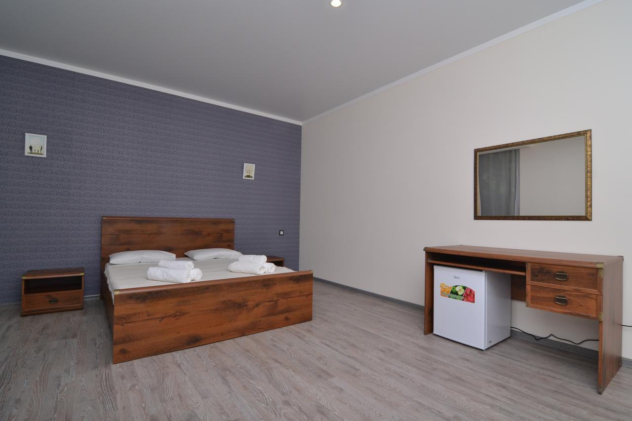Hotel Apra Pizunda Bagian luar foto