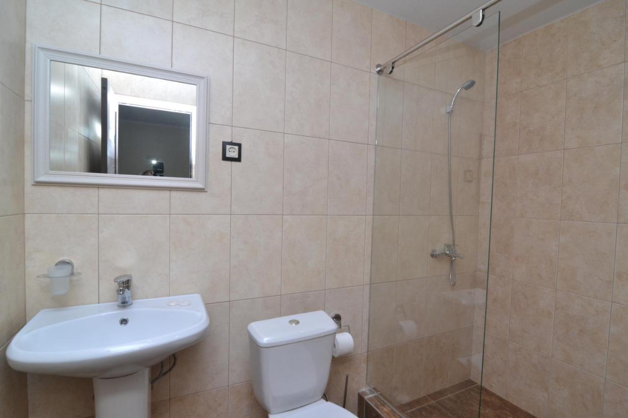 Hotel Apra Pizunda Bagian luar foto